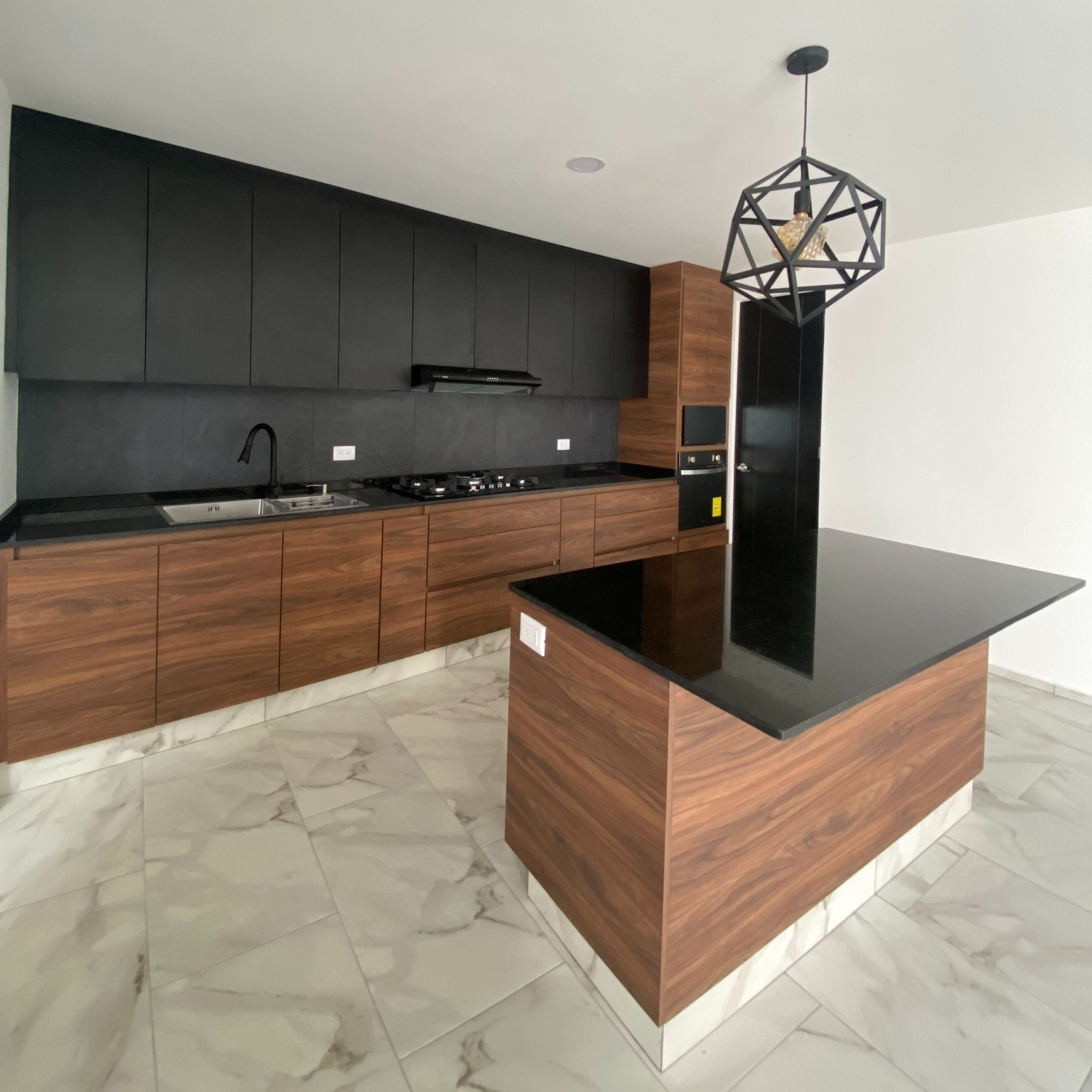 Cocina contemporánea · Arkanna Homes